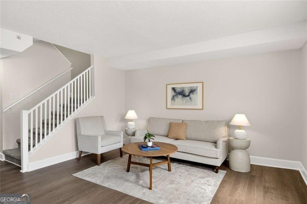 2 bedroom, 2.5 bathroom, 1,160 sq ft condominium for sale at 377 Ralph Mcgill Boulevard N, Atlanta, GA 30312 — photo 4