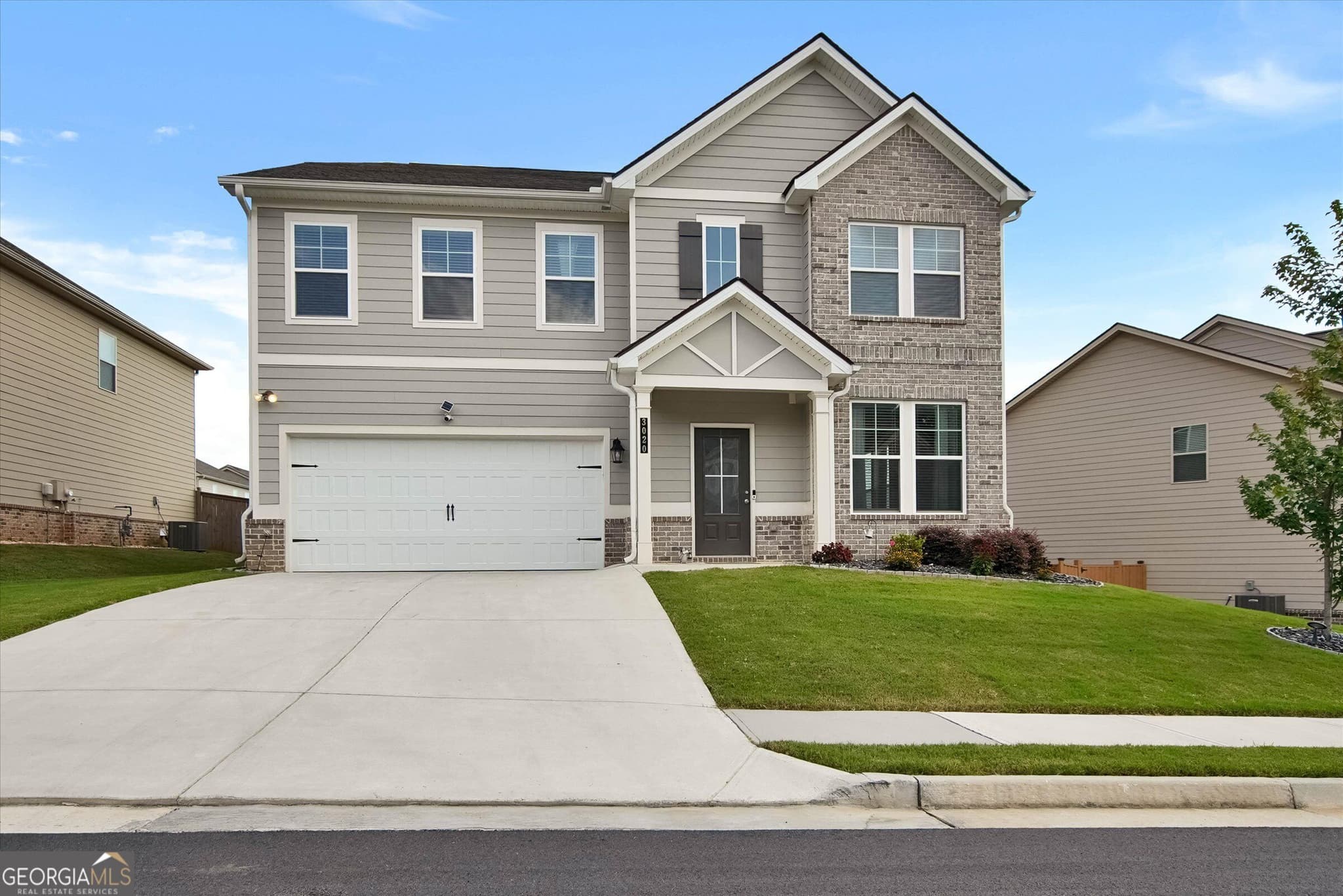 4 bedroom, 2.5 bathroom, 2,736 sq ft single family residence for sale at 3020 Greg Trail, Fayetteville, GA 30214 — photo 2