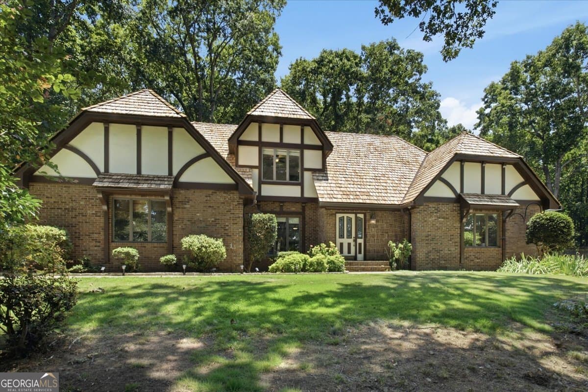 5 bedroom, 3.5 bathroom, 2,941 sq ft single family residence for sale at 4525 Mountain View Road, Oakwood, GA 30566 — photo 2