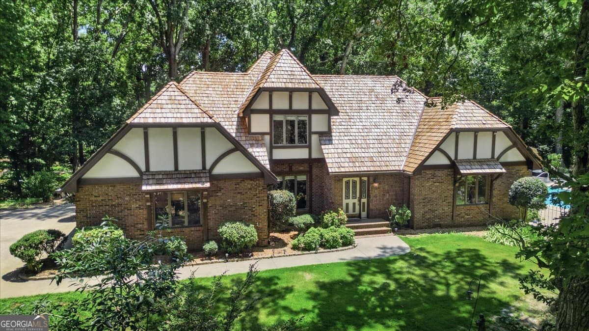 5 bedroom, 3.5 bathroom, 2,941 sq ft single family residence for sale at 4525 Mountain View Road, Oakwood, GA 30566