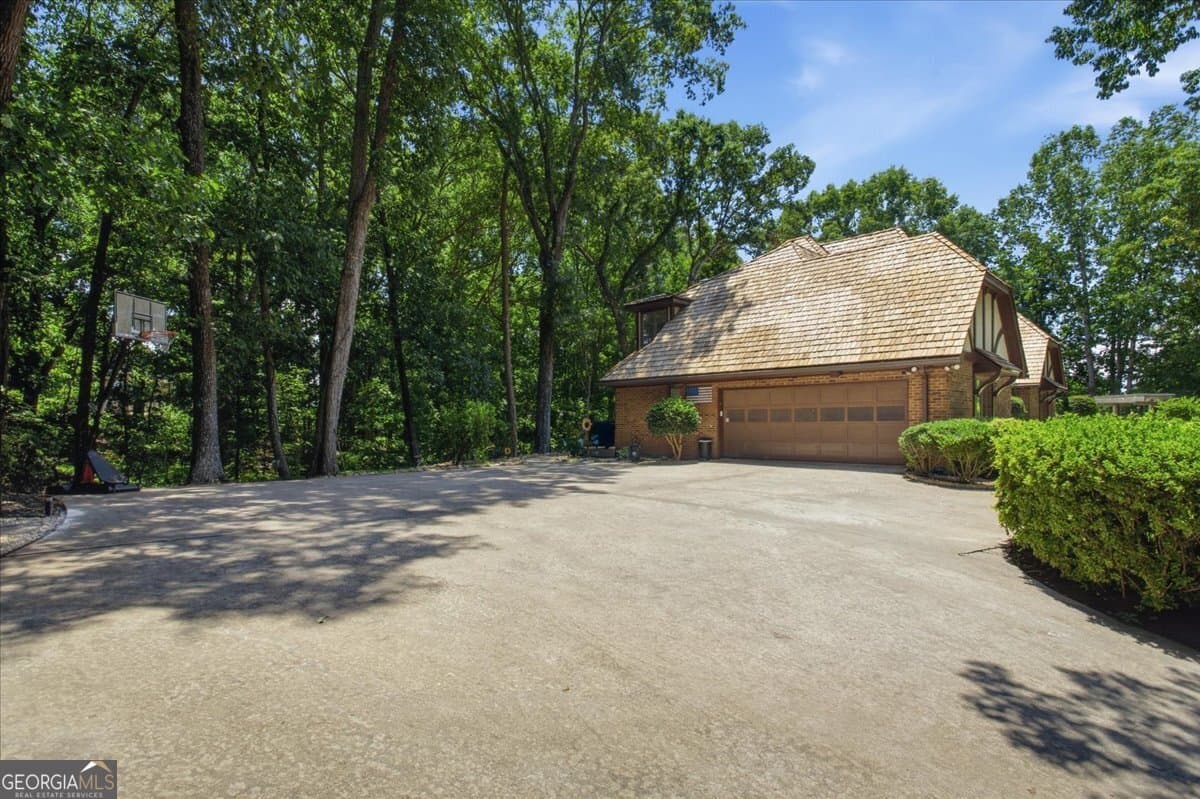 5 bedroom, 3.5 bathroom, 2,941 sq ft single family residence for sale at 4525 Mountain View Road, Oakwood, GA 30566 — photo 9