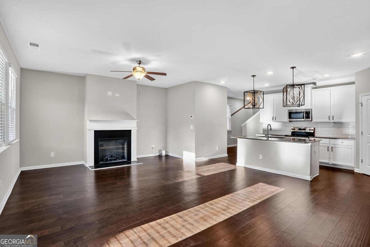 4 bedroom, 3.5 bathroom, 2,557 sq ft single family residence for sale at 1553 Spring Hollow Way, Stone Mountain, GA 30083 — photo 7