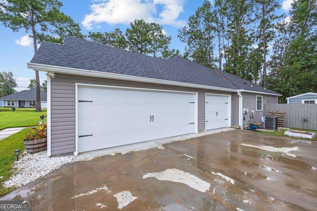 4 bedroom, 2 bathroom single family residence for sale at 5 Ruger Circle, Lakeland, GA 31635 — photo 7