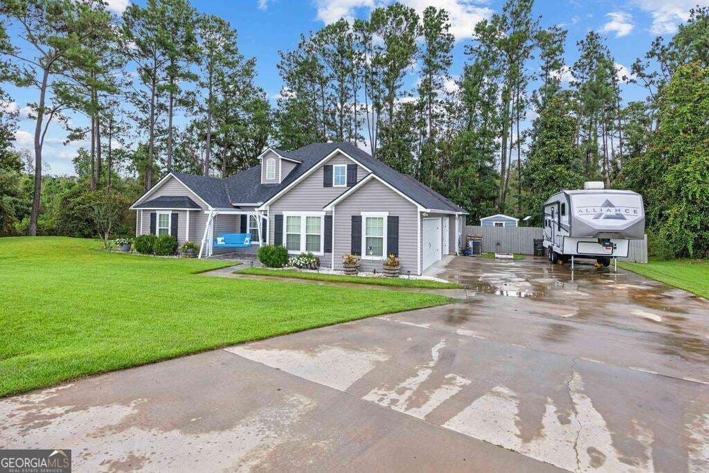 4 bedroom, 2 bathroom single family residence for sale at 5 Ruger Circle, Lakeland, GA 31635 — photo 5