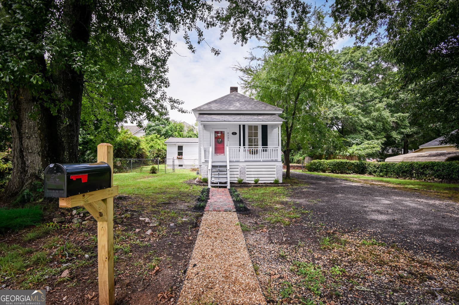 3 bedroom, 1 bathroom, 1,432 sq ft single family residence for sale at 4131 Lott Street, Covington, GA 30014 — photo 2