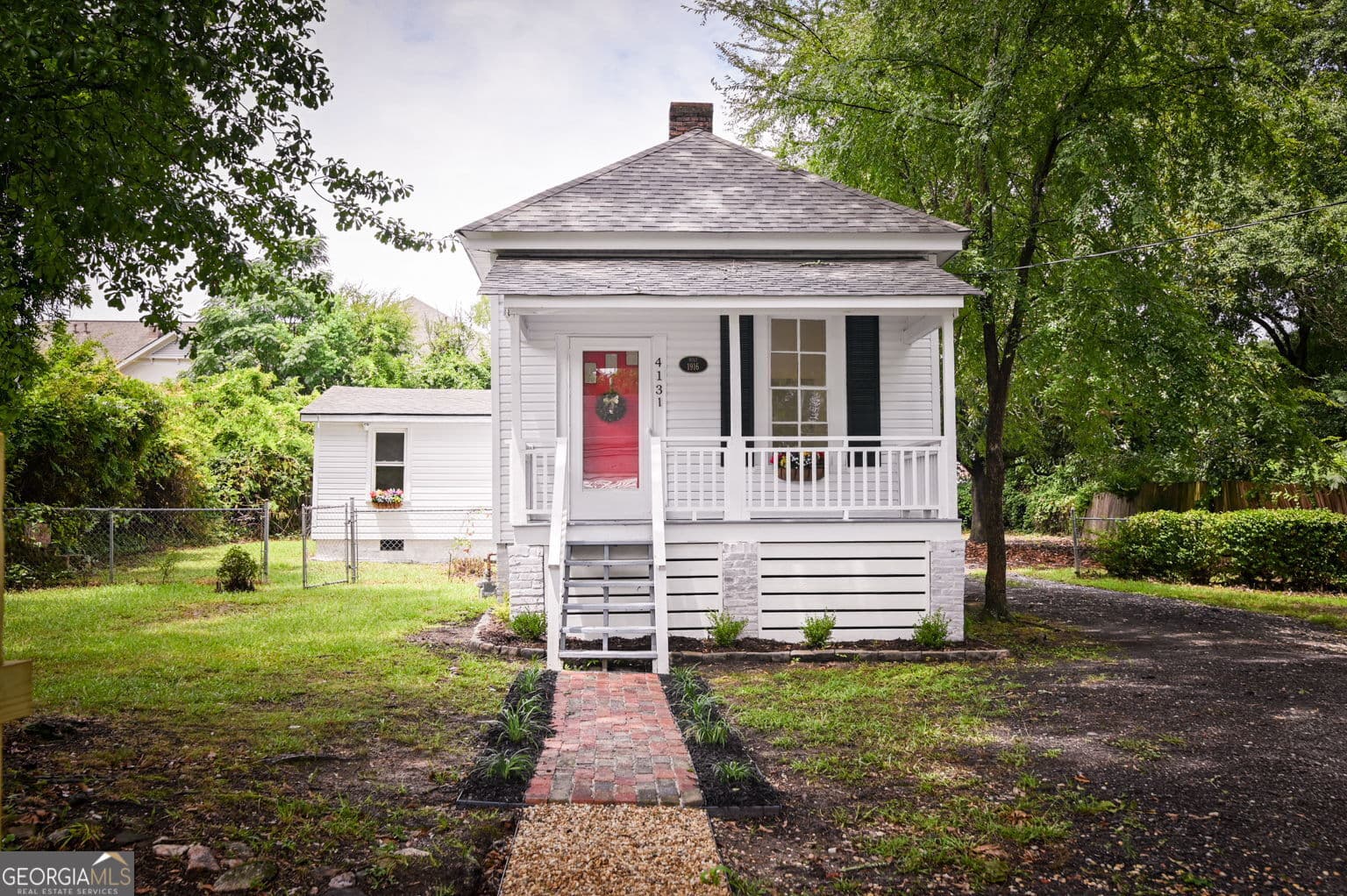 3 bedroom, 1 bathroom, 1,432 sq ft single family residence for sale at 4131 Lott Street, Covington, GA 30014 — photo 3