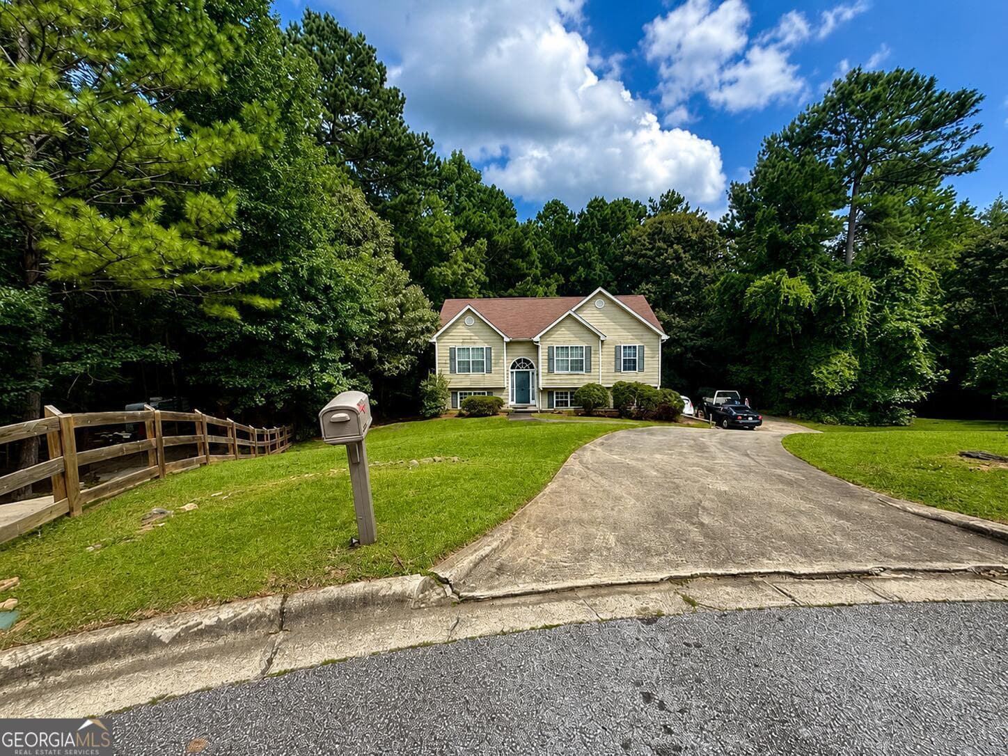 4 bedroom, 3 bathroom, 1,460 sq ft single family residence for sale at 129 Hampton Brook Drive, Hampton, GA 30228 — photo 2