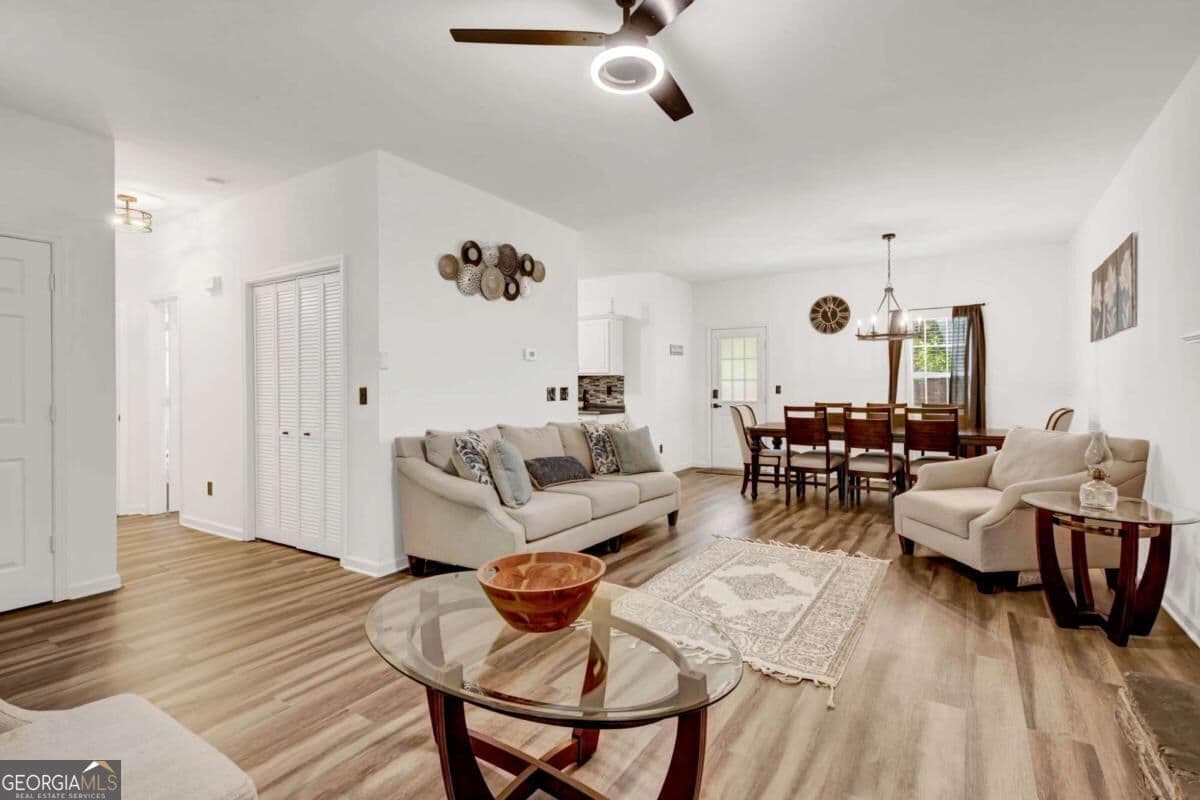 3 bedroom, 2.5 bathroom, 1,624 sq ft single family residence for sale at 2810 Imperial Drive, Cumming, GA 30041 — photo 6