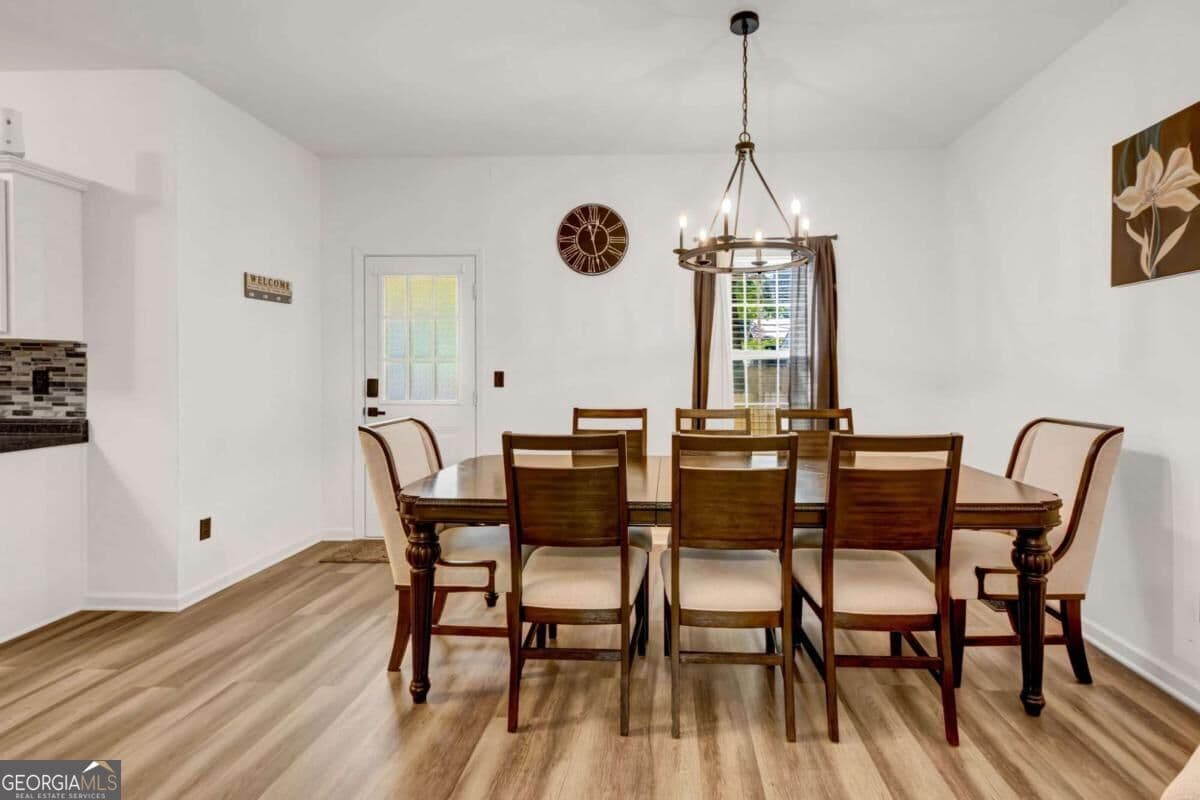 3 bedroom, 2.5 bathroom, 1,624 sq ft single family residence for sale at 2810 Imperial Drive, Cumming, GA 30041 — photo 7