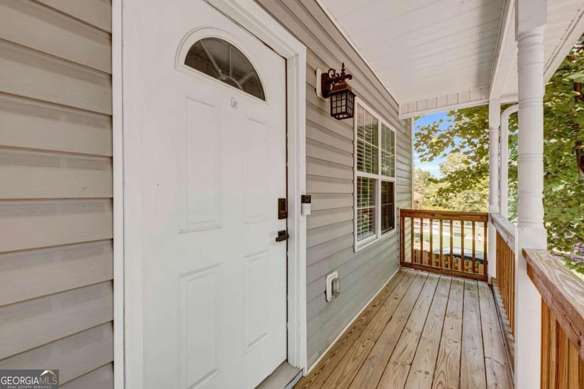 3 bedroom, 2.5 bathroom, 1,624 sq ft single family residence for sale at 2810 Imperial Drive, Cumming, GA 30041 — photo 3