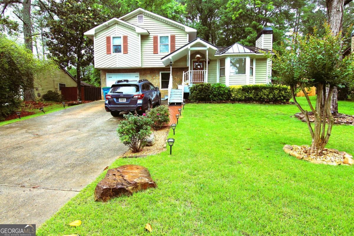 3 bedroom, 2.5 bathroom, 1,638 sq ft single family residence sold at 4025 Cranston Court, Duluth, GA 30096