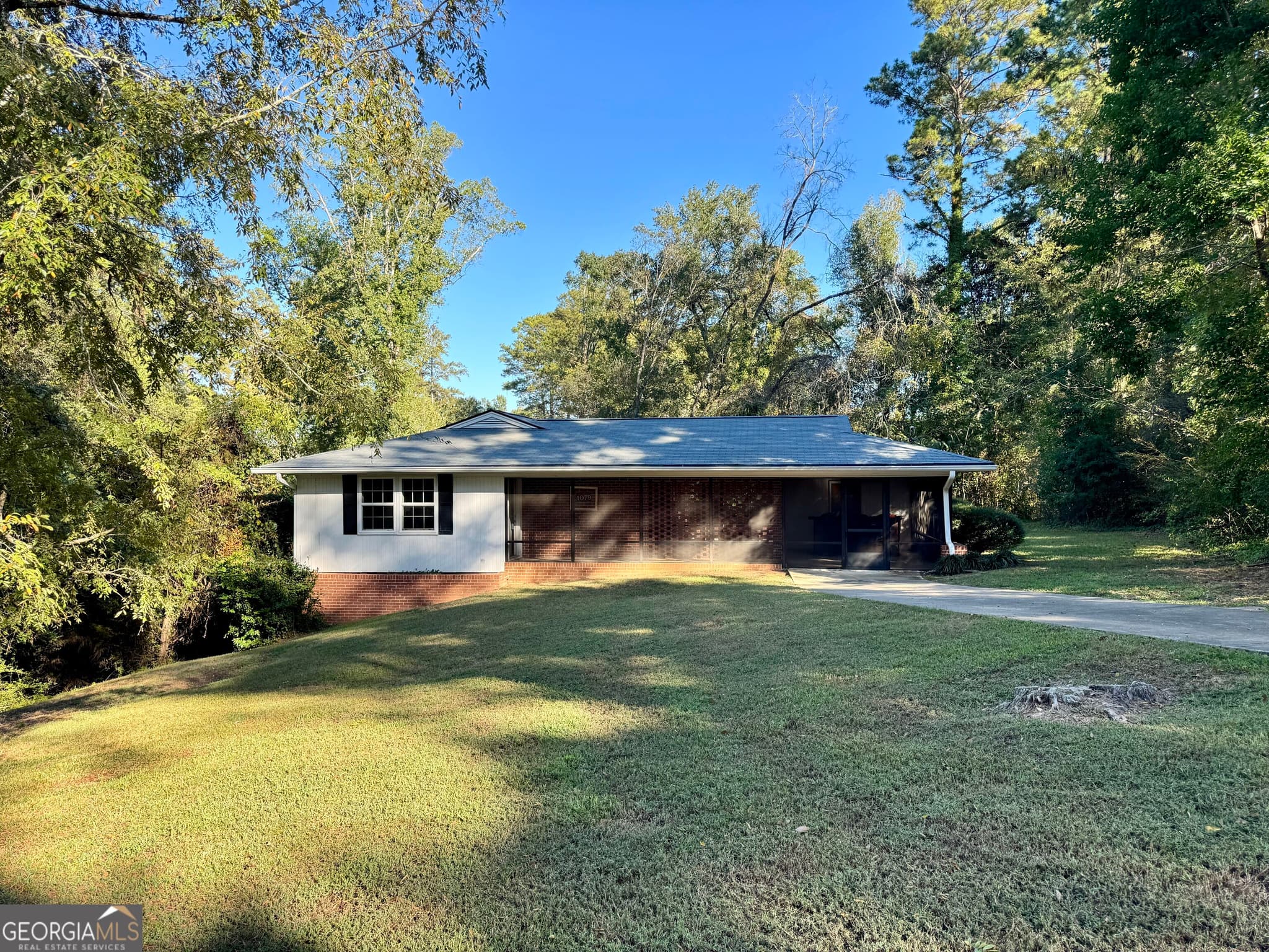 3 bedroom, 2 bathroom, 2,186 sq ft single family residence for sale at 1079 Normandy Road, Macon, GA 31210 — photo 1 of 25