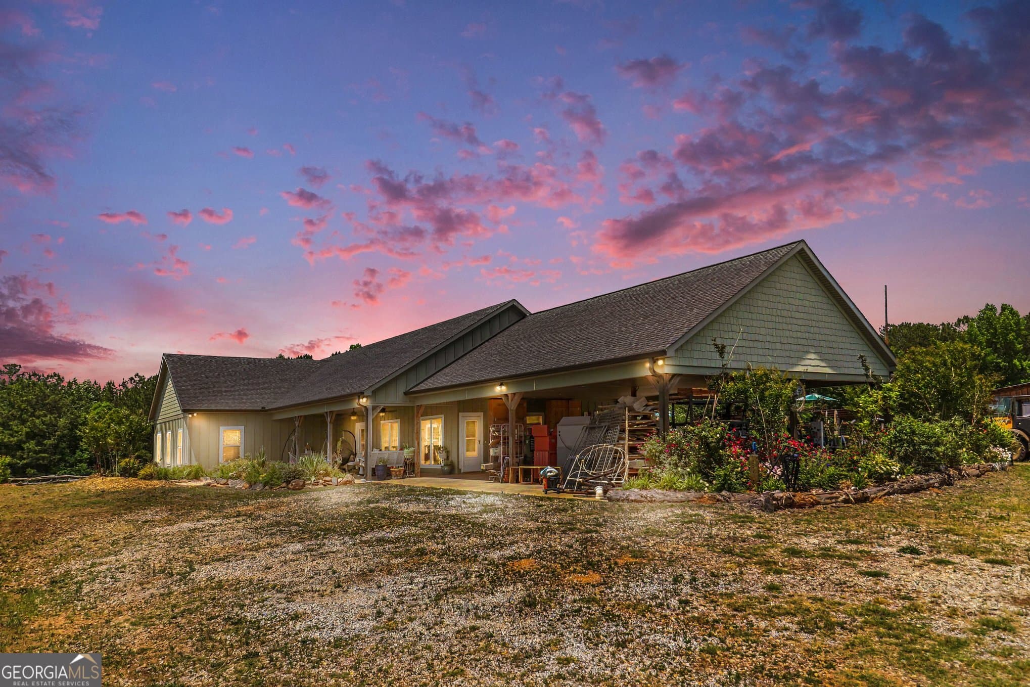 3 bedroom, 3 bathroom, 2,728 sq ft cabin,single family residence sold at 8715 Forrest Road, Grantville, GA 30220