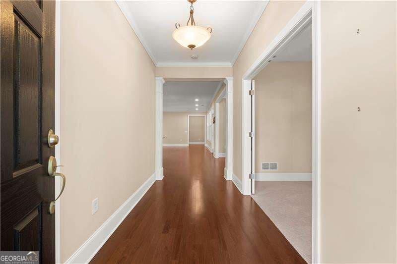 2 bedroom, 2 bathroom, 2,197 sq ft single family residence for sale at 240 Somerset Circle, Woodstock, GA 30189 — photo 6