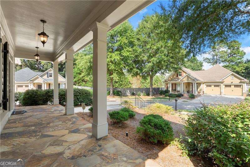 2 bedroom, 2 bathroom, 2,197 sq ft single family residence for sale at 240 Somerset Circle, Woodstock, GA 30189 — photo 4