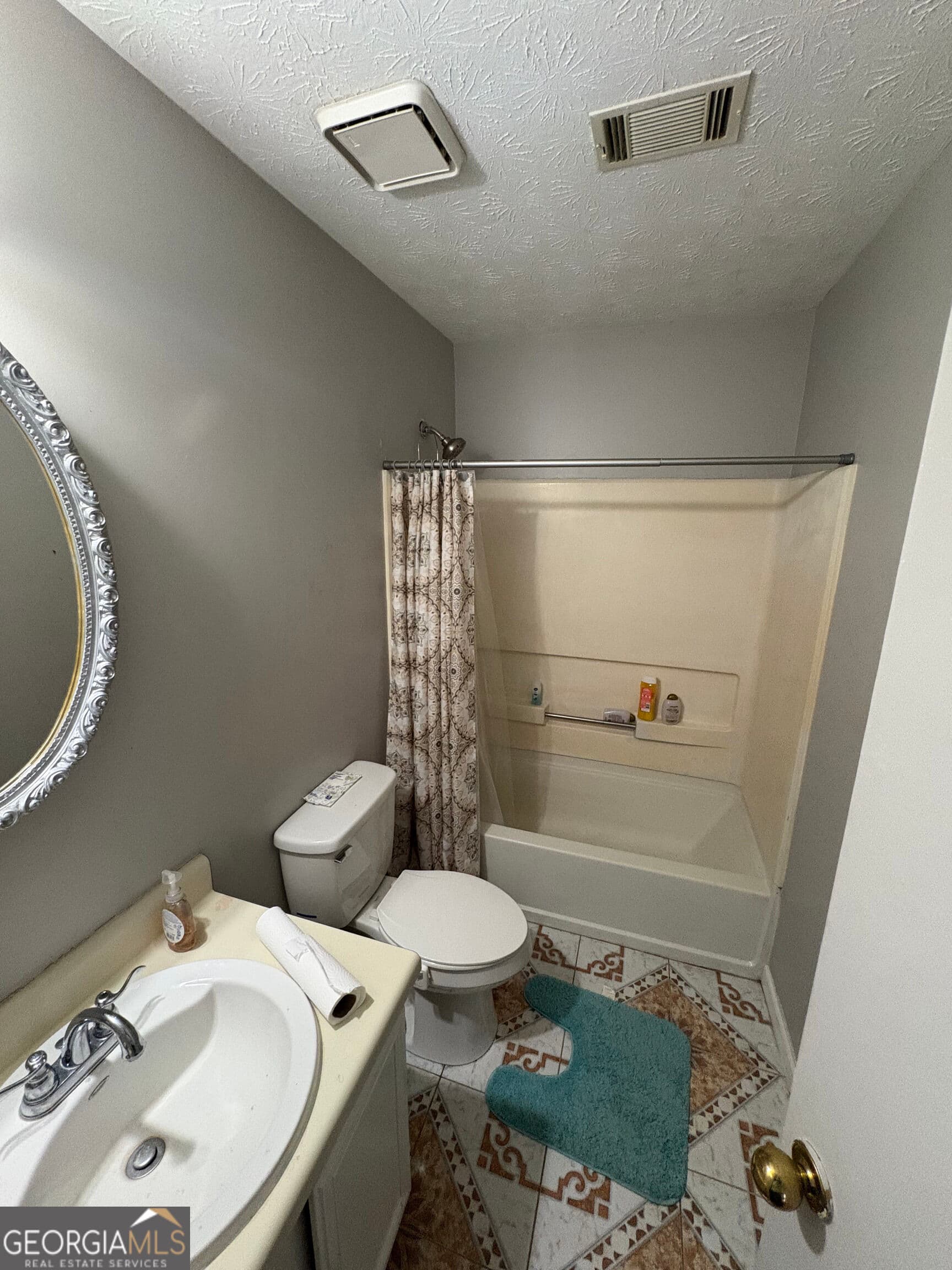 4 bedroom, 2 bathroom, 1,872 sq ft single family residence for sale at 469 Camp Hill Lane, Jonesboro, GA 30238 — photo 5