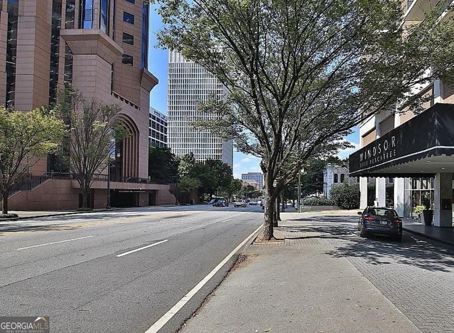 2 bedroom, 1 bathroom, 992 sq ft condominium for sale at 620 Peachtree Street APT 1211, Atlanta, GA 30308 — photo 2