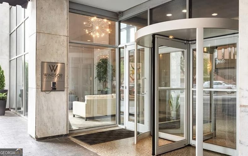 2 bedroom, 1 bathroom, 992 sq ft condominium for sale at 620 Peachtree Street APT 1211, Atlanta, GA 30308 — photo 3