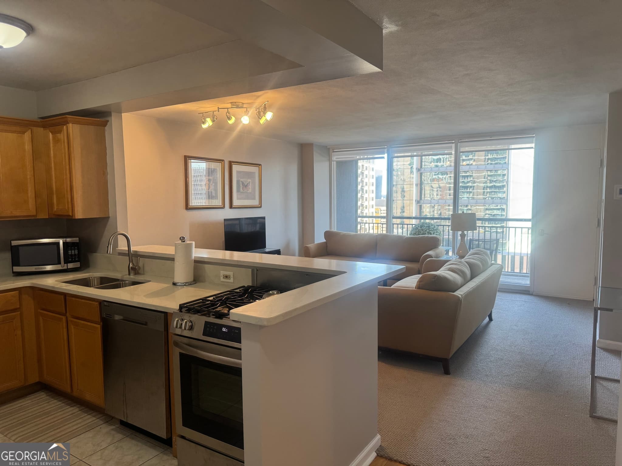 2 bedroom, 1 bathroom, 992 sq ft condominium for sale at 620 Peachtree Street APT 1211, Atlanta, GA 30308 — photo 5