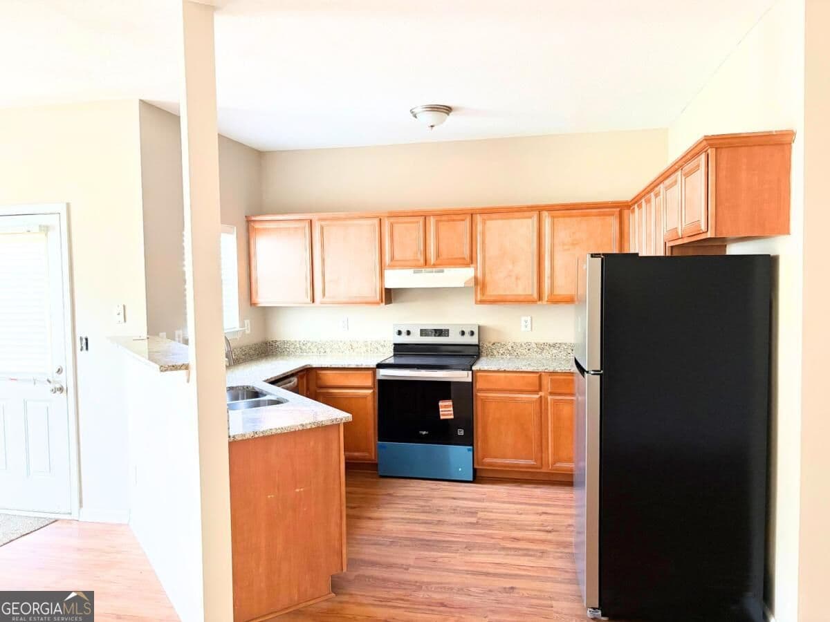 3 bedroom, 2.5 bathroom, 1,608 sq ft townhouse for sale at 11315 Michelle Way, Hampton, GA 30228 — photo 4