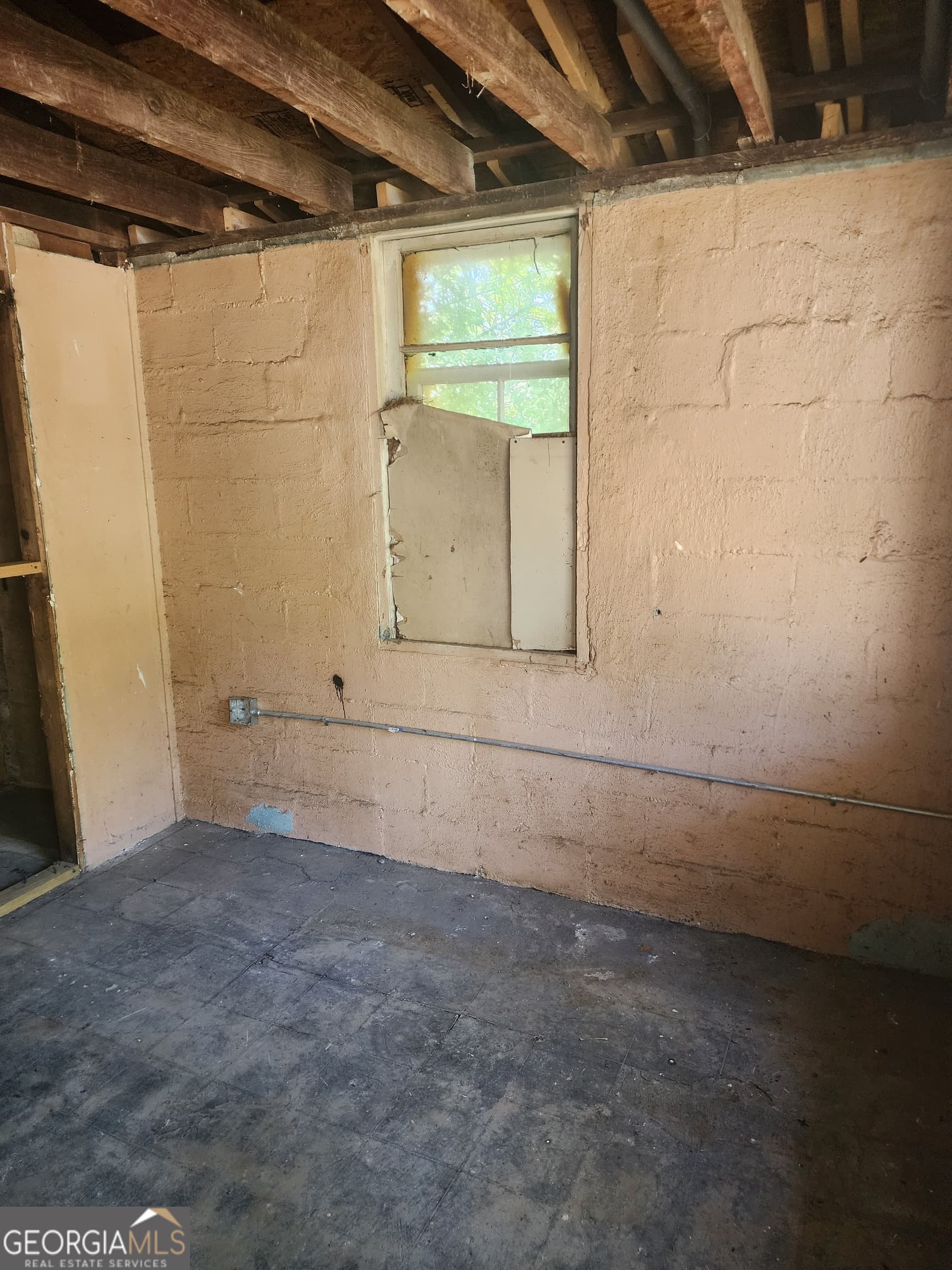 2 bedroom, 2 bathroom, 1,008 sq ft single family residence for sale at 340 Poppy Avenue, Macon, GA 31204 — photo 2