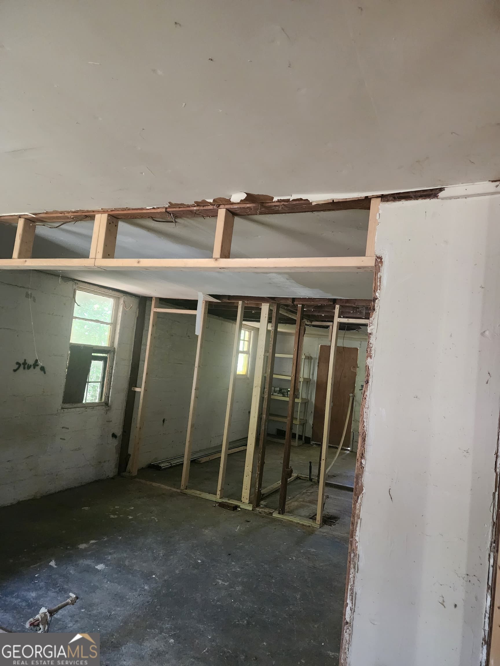 2 bedroom, 2 bathroom, 1,008 sq ft single family residence for sale at 340 Poppy Avenue, Macon, GA 31204 — photo 6