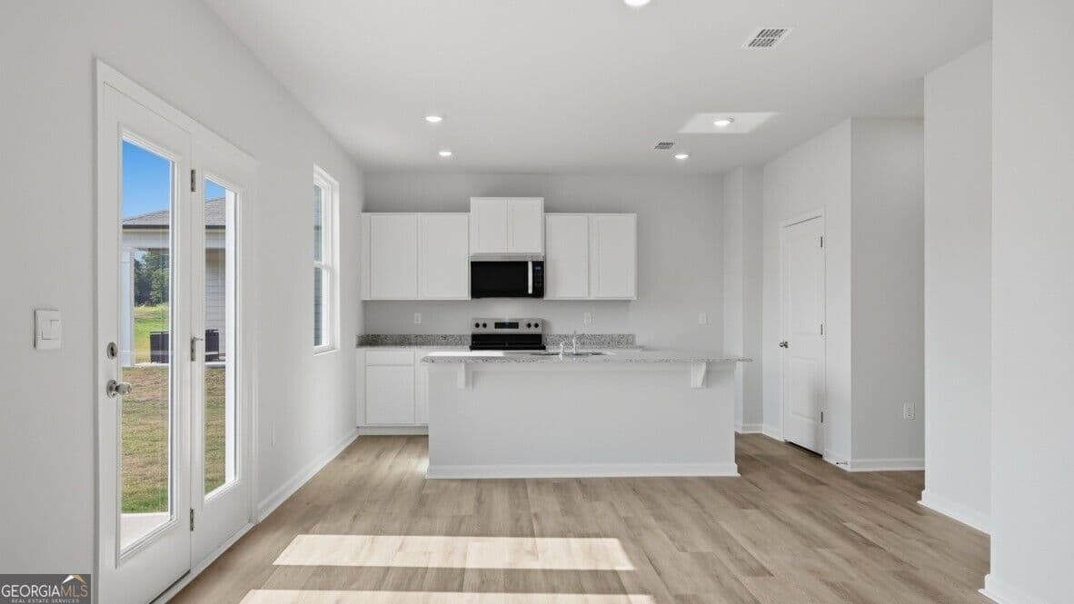 4 bedroom, 2.5 bathroom, 1,991 sq ft single family residence for sale at 108 Babcock Drive, Rome, GA 30165 — photo 7