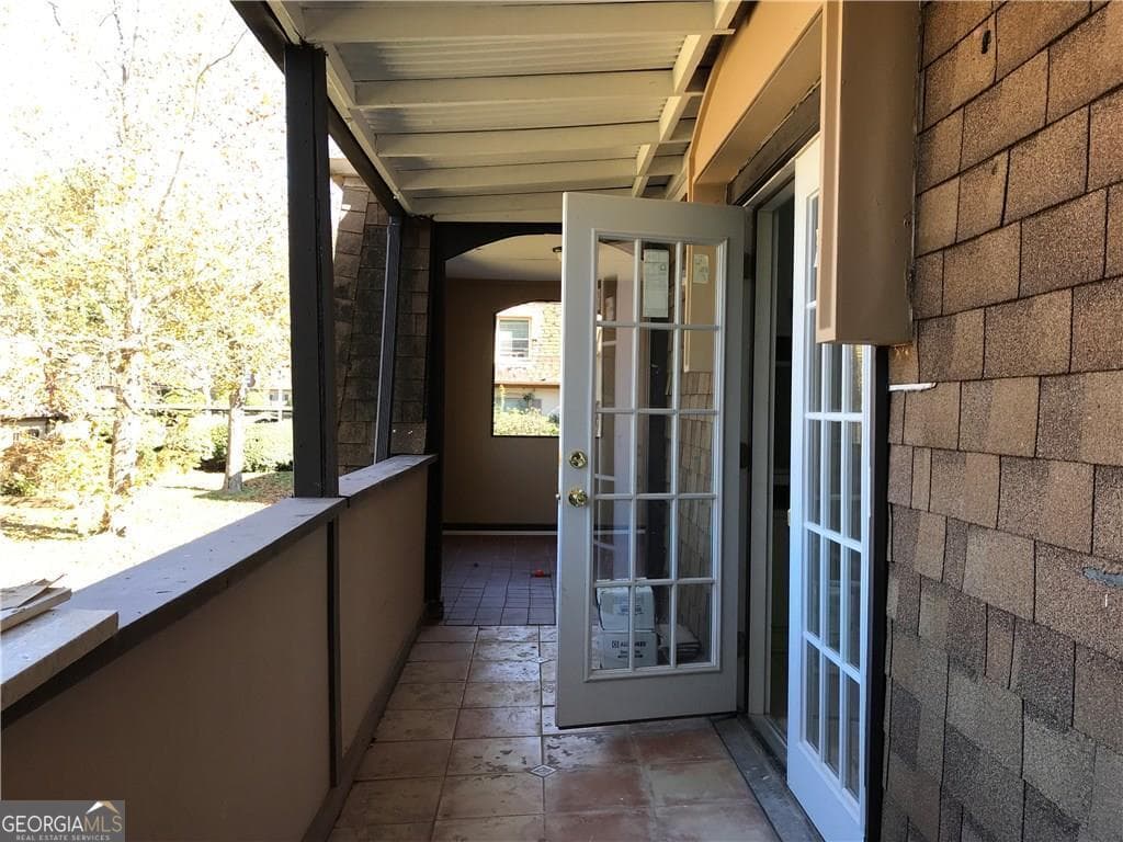 3 bedroom, 2 bathroom, 1,628 sq ft condominium for sale at 3090 Parc Lorraine, Lithonia, GA 30038 — photo 2