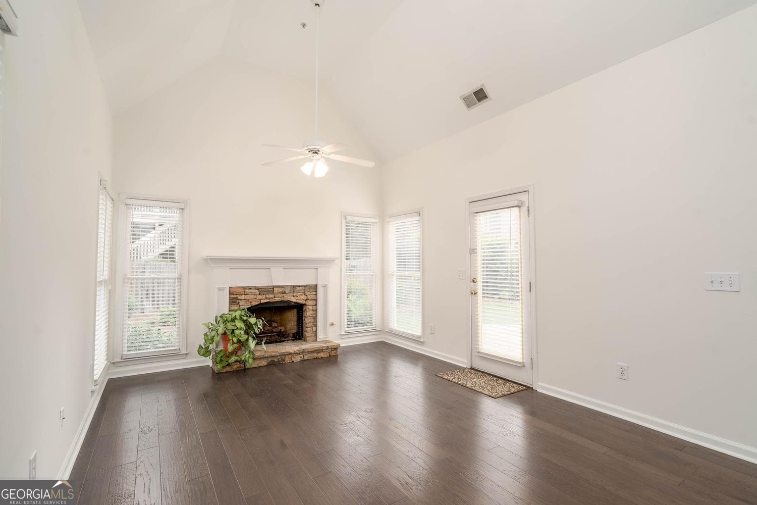 4 bedroom, 3.5 bathroom, 2,883 sq ft single family residence for sale at 1233 Parkview Lane, Kennesaw, GA 30152 — photo 7