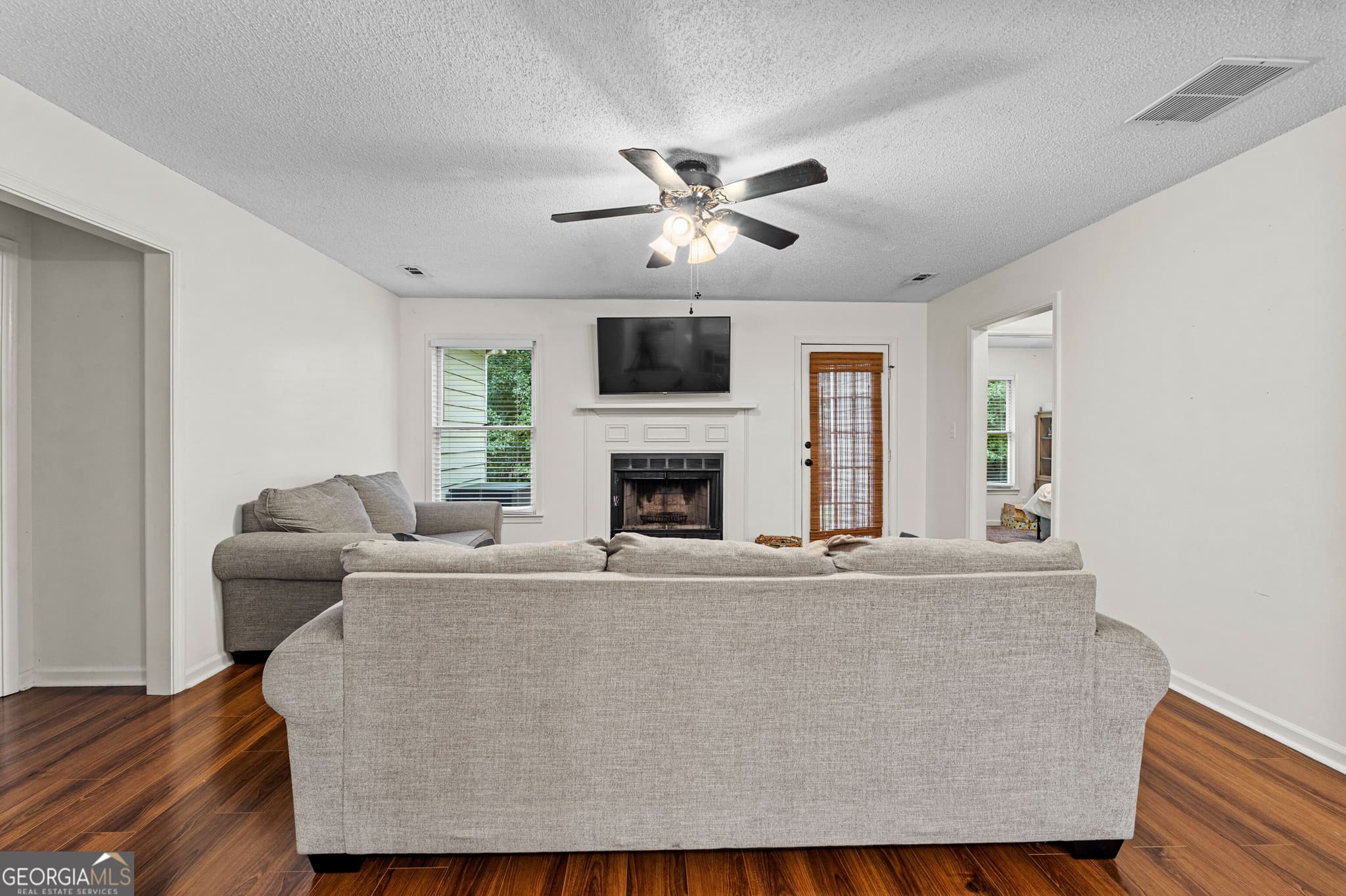 3 bedroom, 2 bathroom, 1,662 sq ft single family residence for sale at 165 Wagon Wheel Trail, Senoia, GA 30276 — photo 9