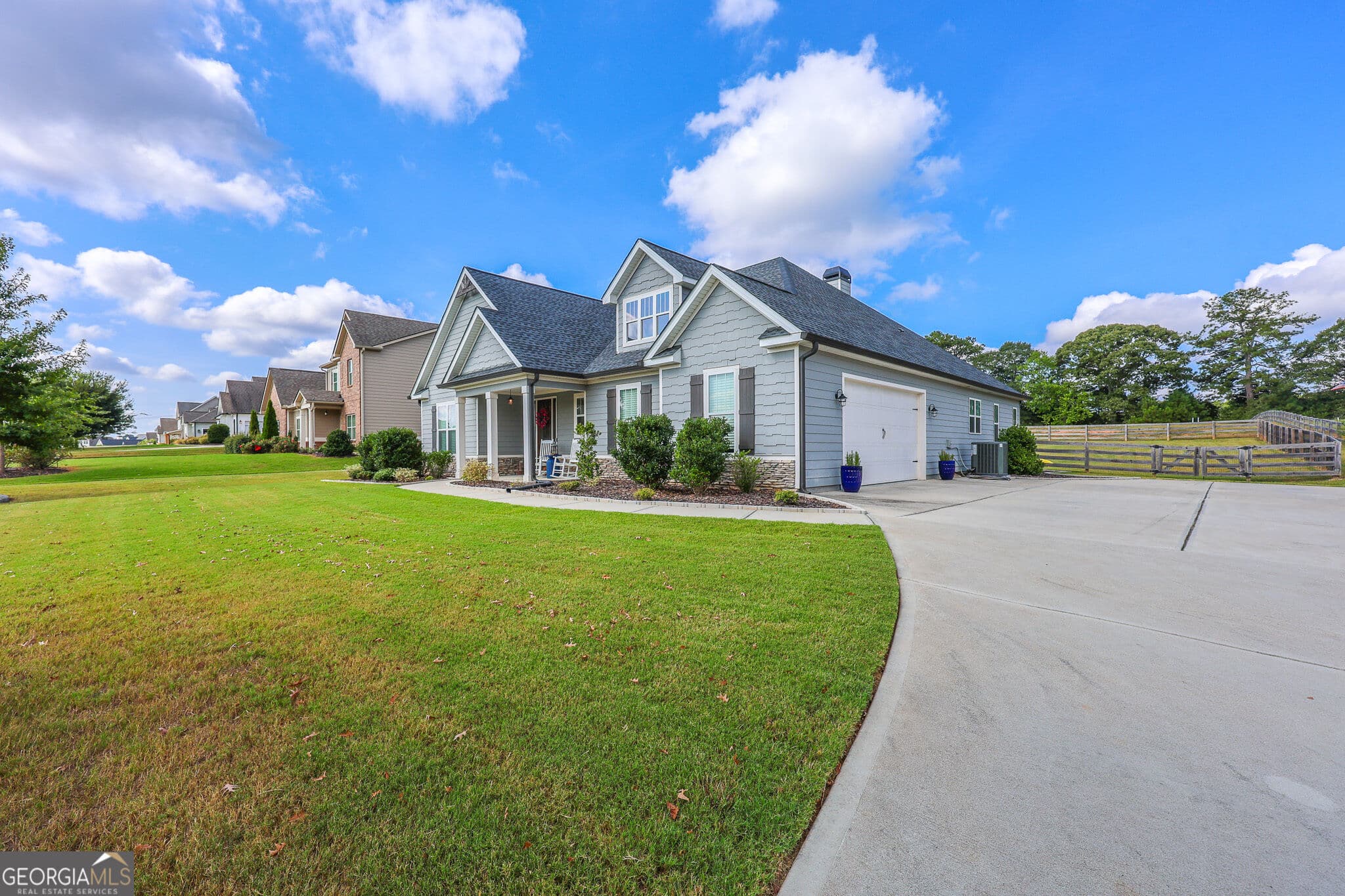 4 bedroom, 3.5 bathroom, 2,770 sq ft single family residence for sale at 275 Graceton Farms Drive, Senoia, GA 30276 — photo 6