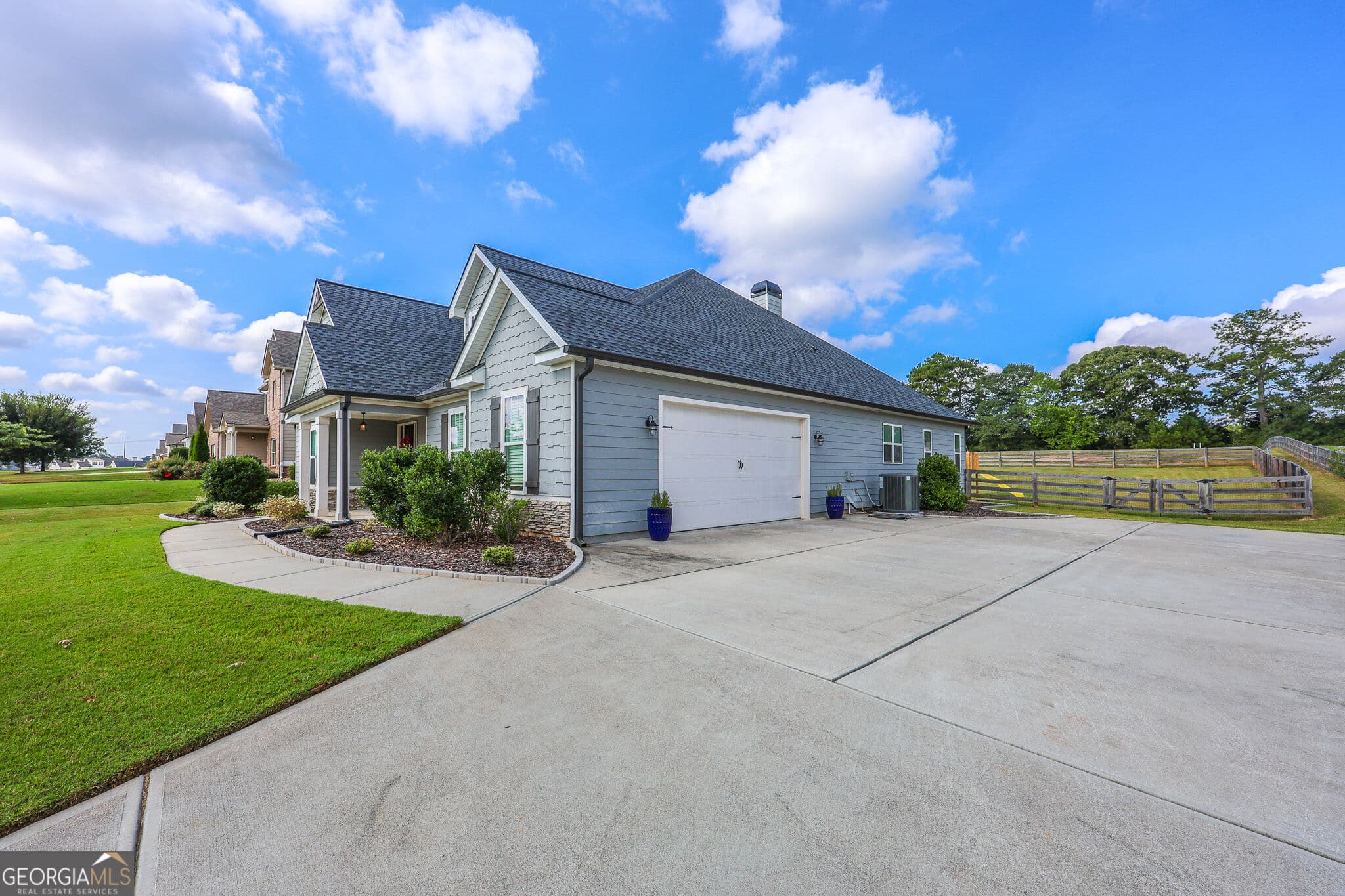 4 bedroom, 3.5 bathroom, 2,770 sq ft single family residence for sale at 275 Graceton Farms Drive, Senoia, GA 30276 — photo 5