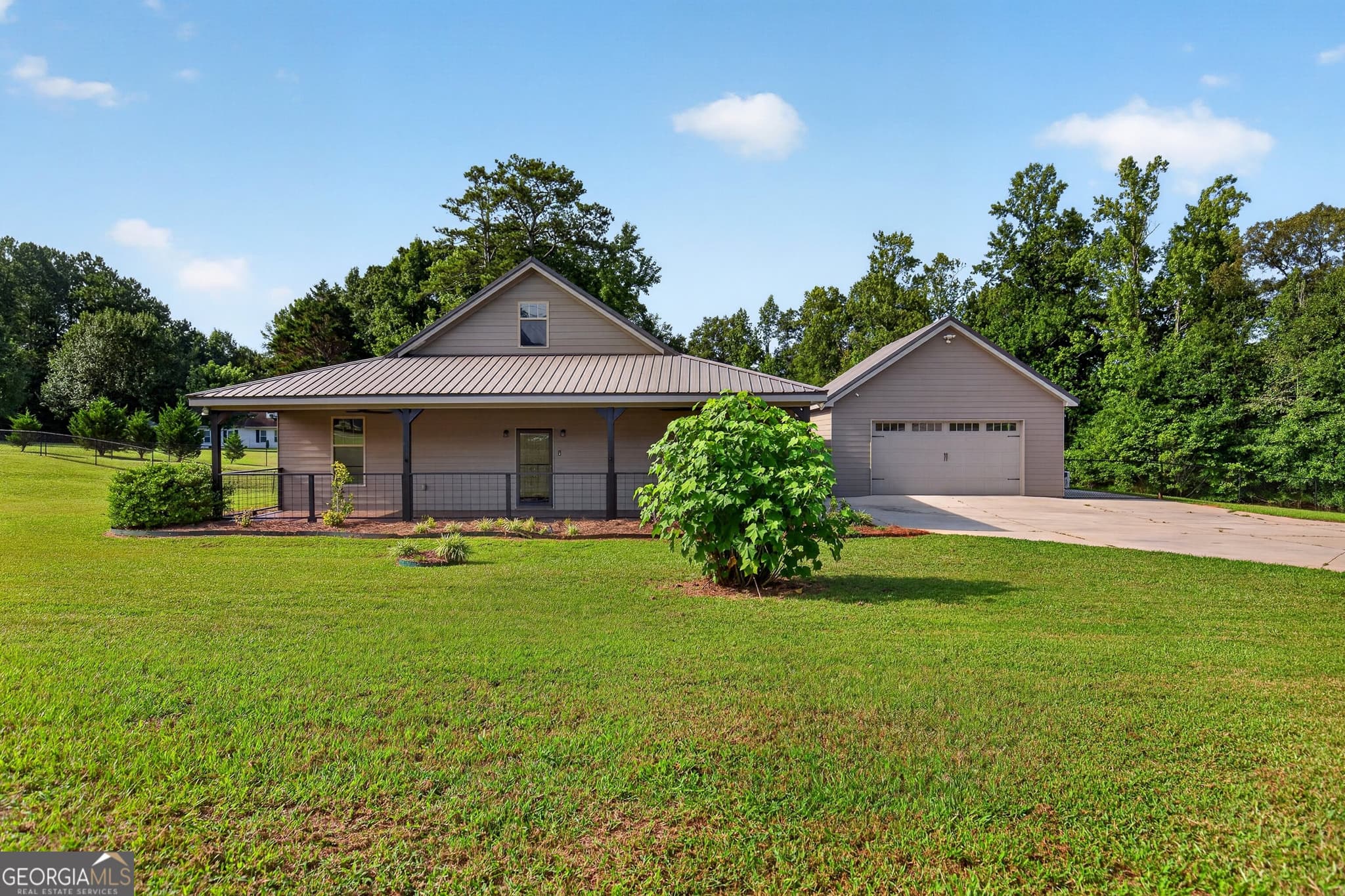3 bedroom, 2 bathroom, 2,112 sq ft single family residence for sale at 1723 Drew Allen Road, Williamson, GA 30292 — photo 2