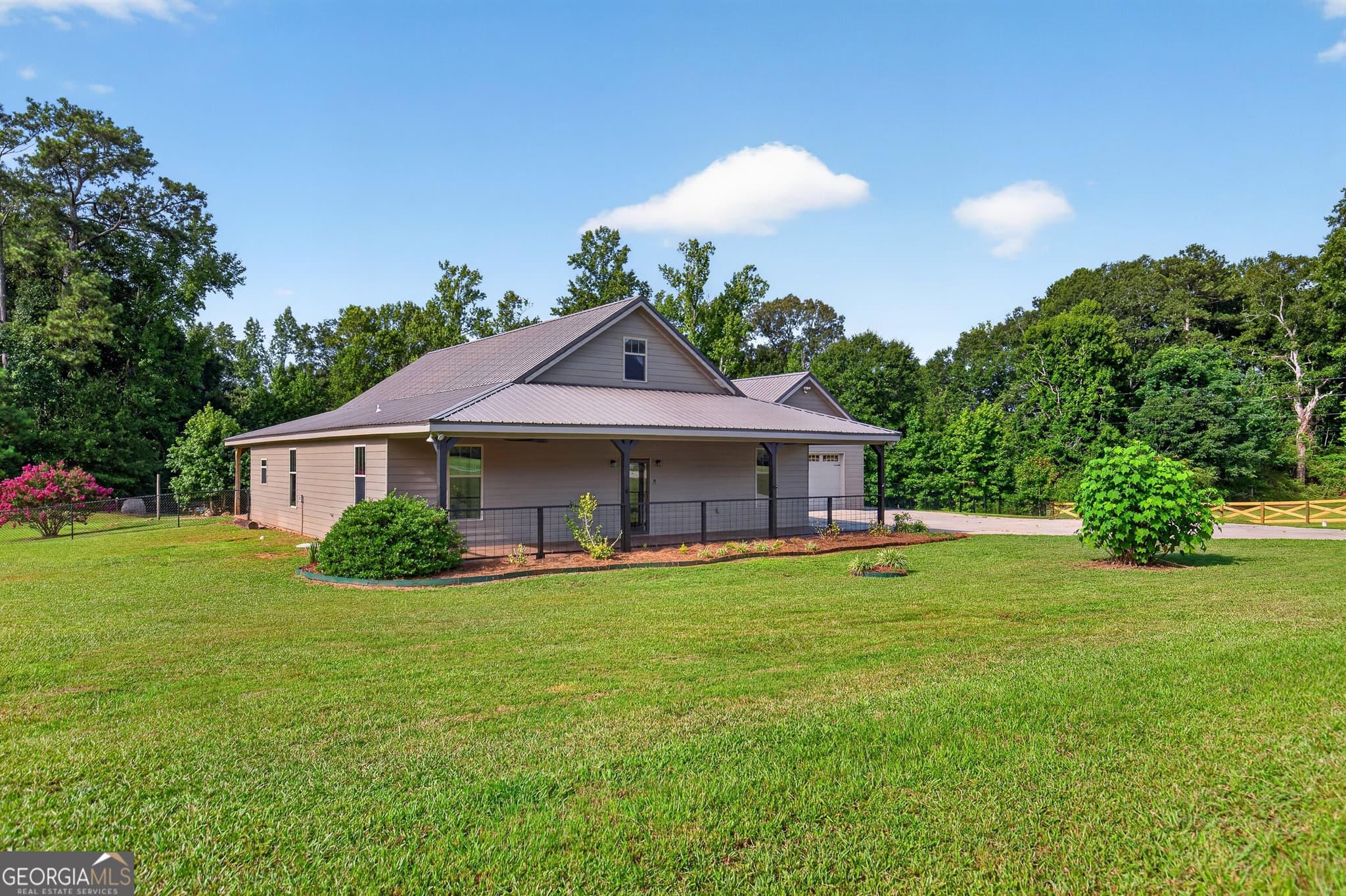 3 bedroom, 2 bathroom, 2,112 sq ft single family residence for sale at 1723 Drew Allen Road, Williamson, GA 30292 — photo 3