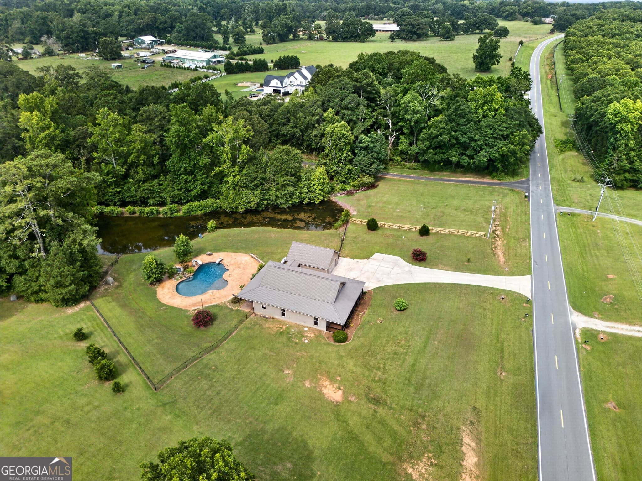 3 bedroom, 2 bathroom, 2,112 sq ft single family residence for sale at 1723 Drew Allen Road, Williamson, GA 30292 — photo 9