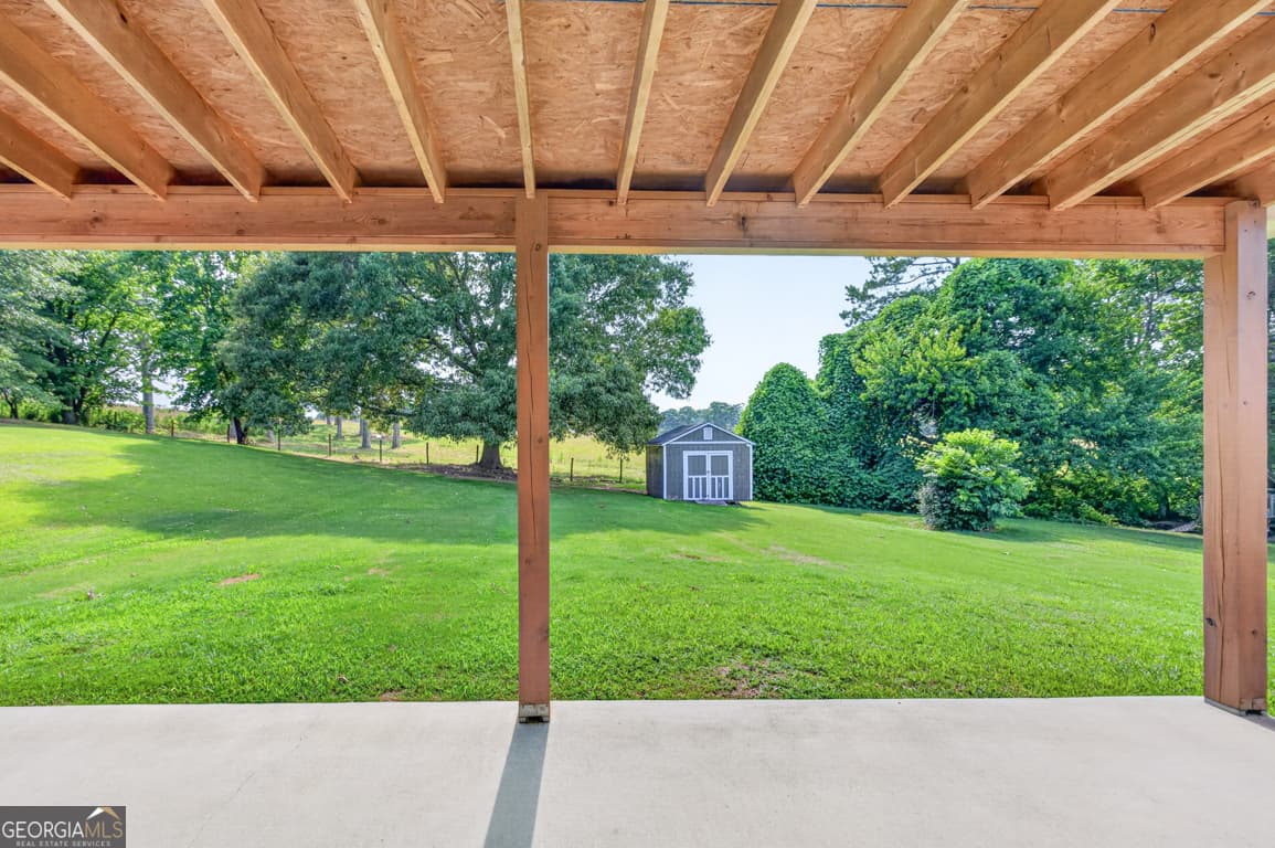 4 bedroom, 2 bathroom, 2,433 sq ft single family residence for sale at 3660 Arden Creek Court, Bethlehem, GA 30620 — photo 4