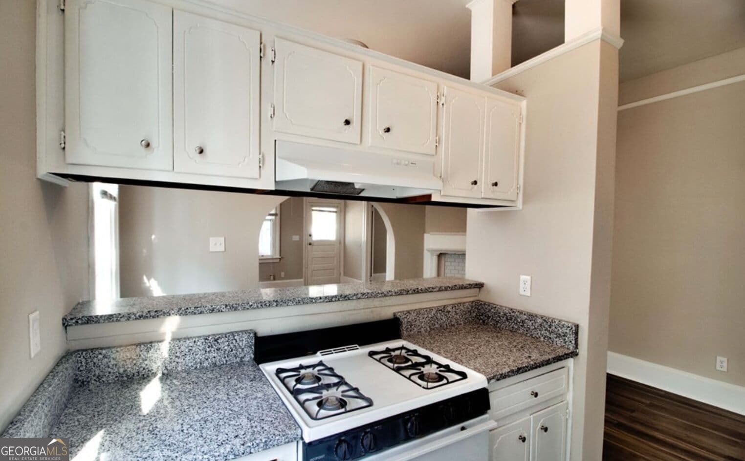 3 bedroom, 1 bathroom, 1,292 sq ft single family residence for sale at 202 Ellis Street, Augusta, GA 30901 — photo 4