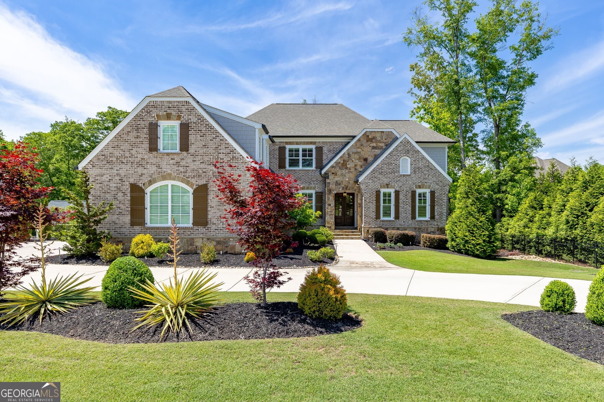 5 bedroom, 5.5 bathroom, 5,153 sq ft single family residence sold at 2082 Covered Bridge Drive, Braselton, GA 30517