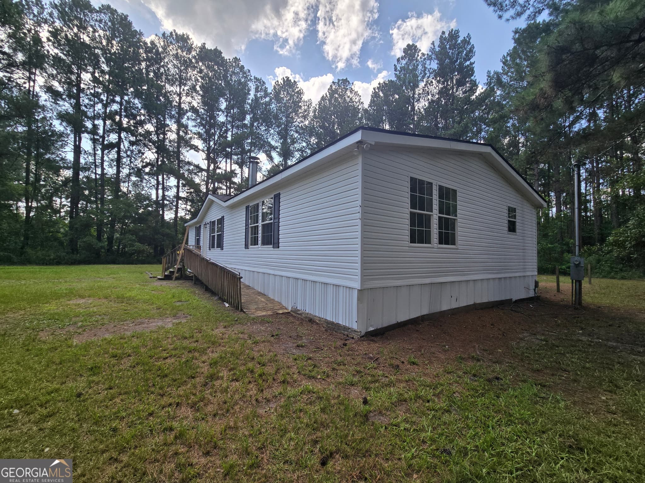 3 bedroom, 2 bathroom, 2,048 sq ft manufactured home,single family residence for sale at 110 Bird Road, Springfield, GA 31329 — photo 3