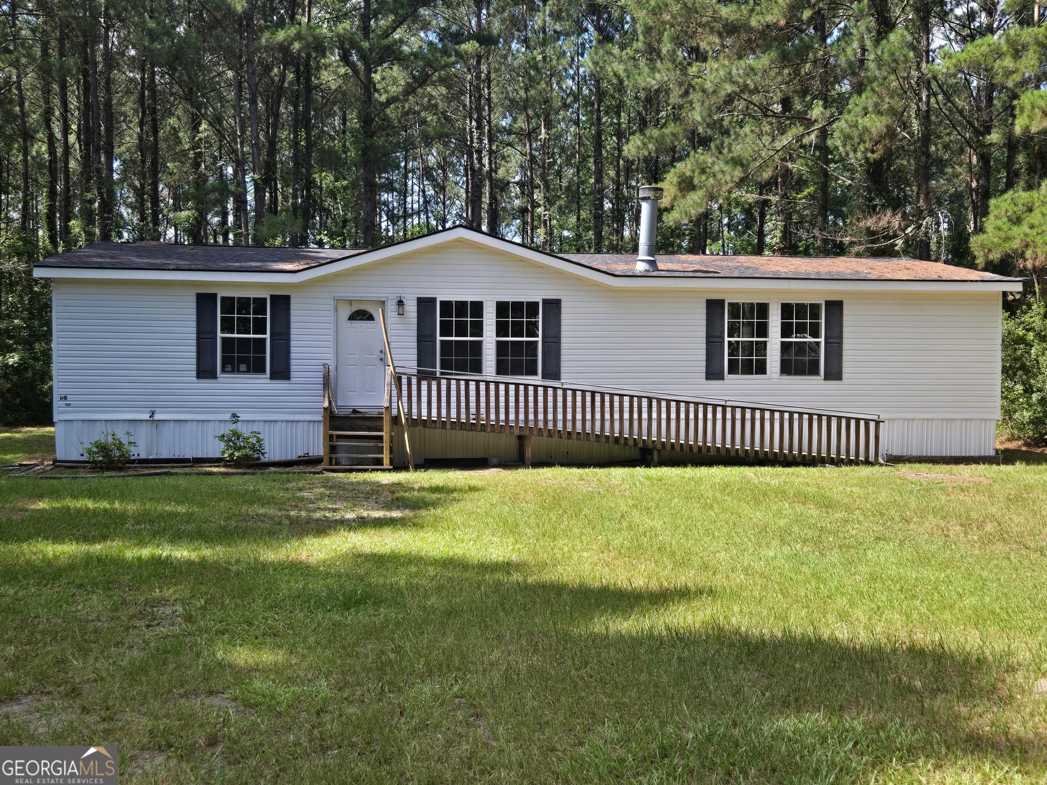 3 bedroom, 2 bathroom, 2,048 sq ft manufactured home,single family residence for sale at 110 Bird Road, Springfield, GA 31329 — photo 1 of 34