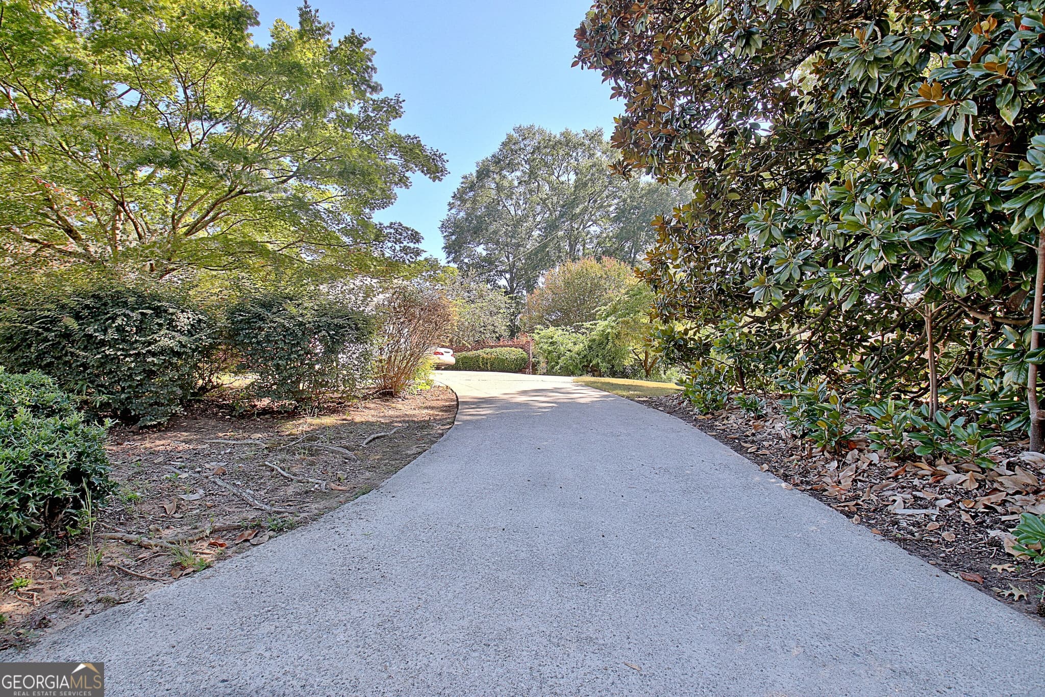 3 bedroom, 2.5 bathroom, 1,934 sq ft single family residence for sale at 2 Brookside Drive, Newnan, GA 30263 — photo 2