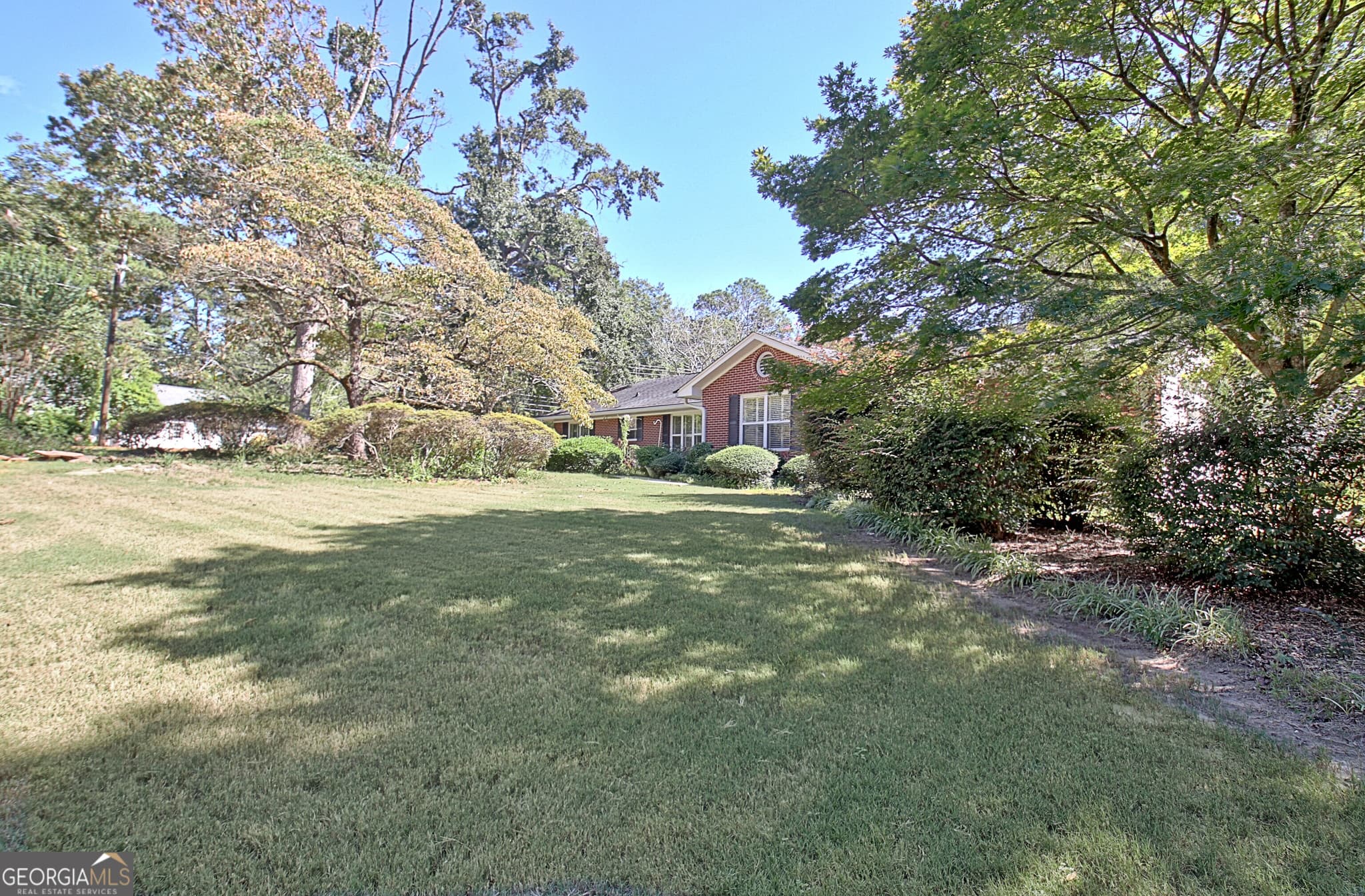 3 bedroom, 2.5 bathroom, 1,934 sq ft single family residence for sale at 2 Brookside Drive, Newnan, GA 30263 — photo 6