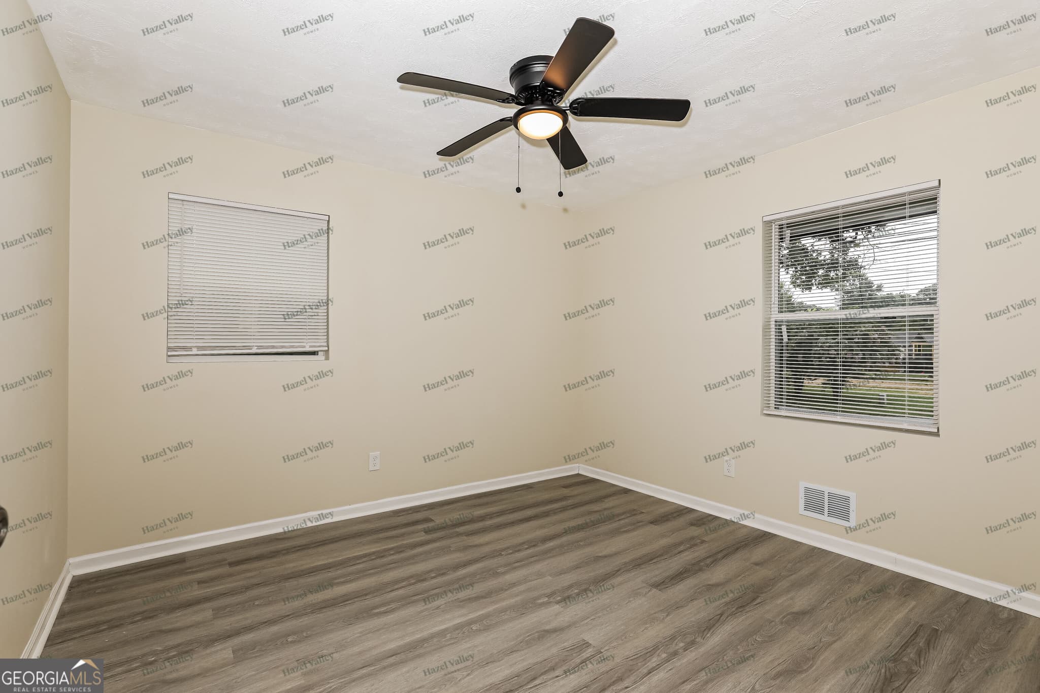3 bedroom, 1.5 bathroom, 1,040 sq ft single family residence for rent at 8355 Dunellen Lane, Jonesboro, GA 30238 for $1,470 a month — photo 2