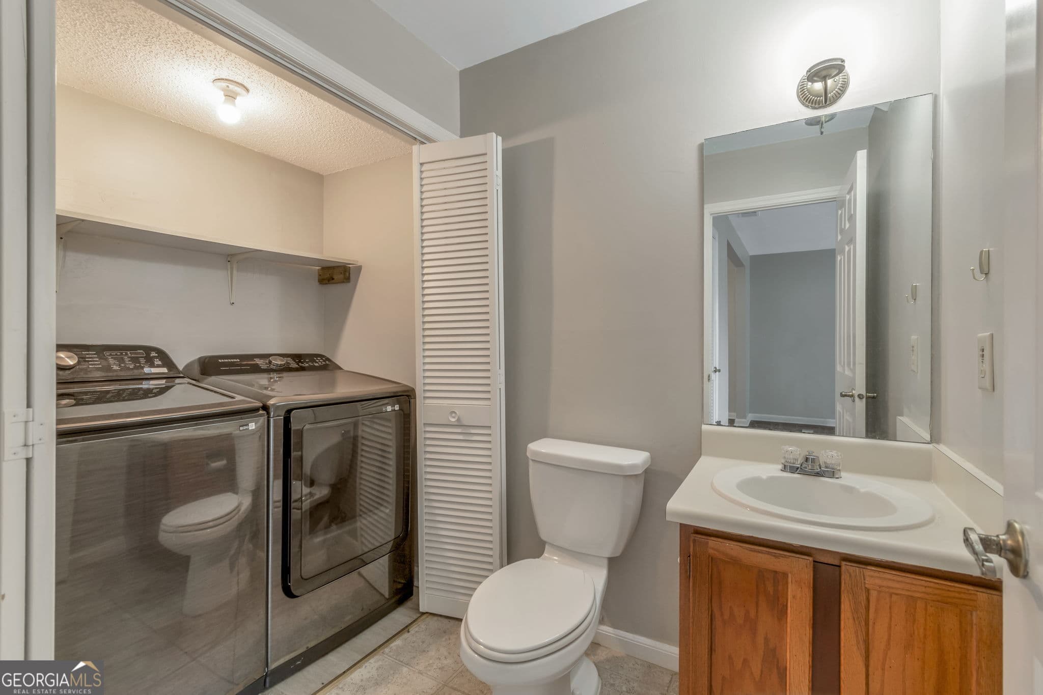 2 bedroom, 2.5 bathroom, 1,249 sq ft townhouse for rent at 136 Old Ferry Way, Roswell, GA 30076 for $1,595 a month — photo 5