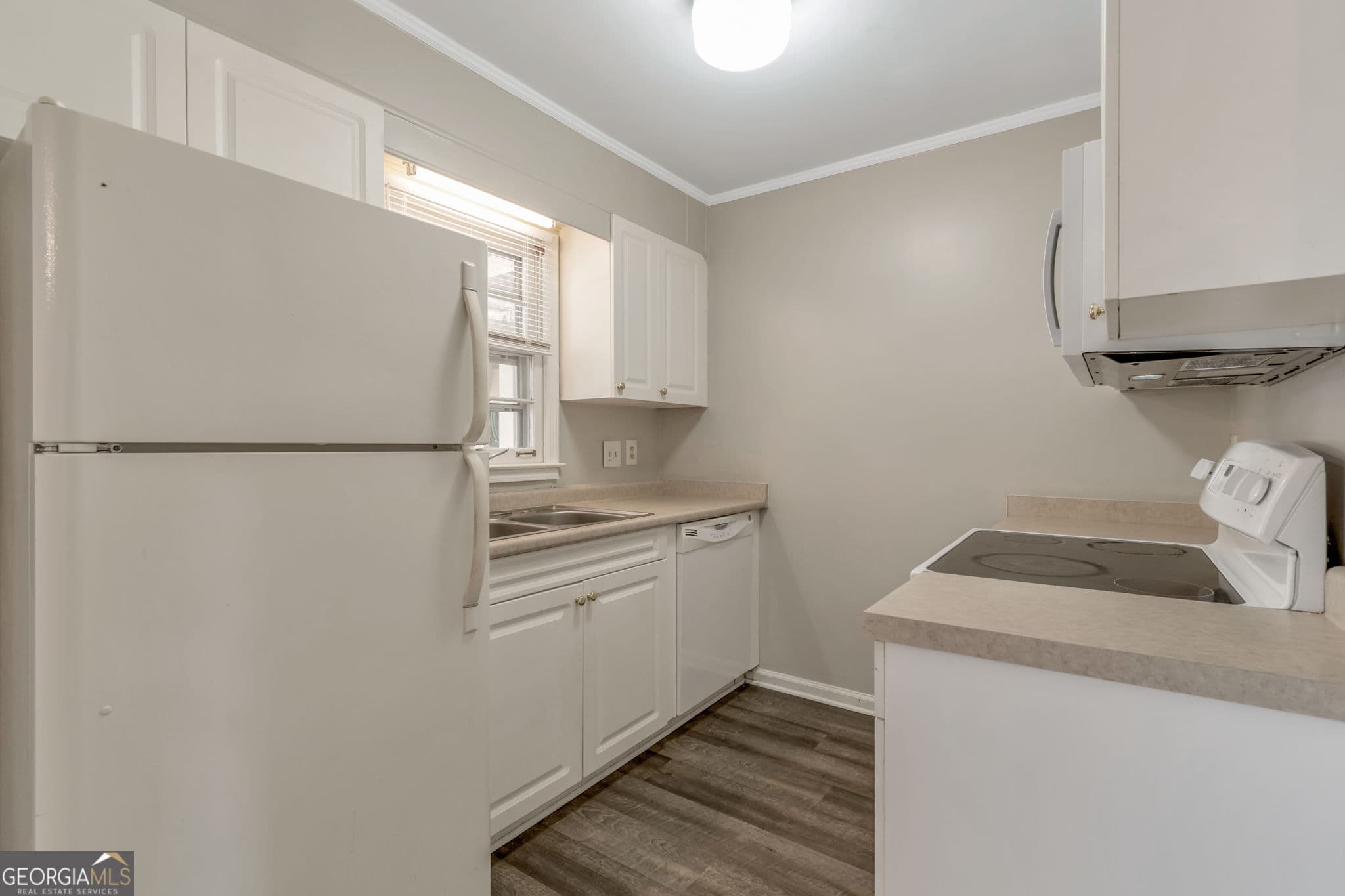 2 bedroom, 2.5 bathroom, 1,249 sq ft townhouse for rent at 136 Old Ferry Way, Roswell, GA 30076 for $1,595 a month — photo 8