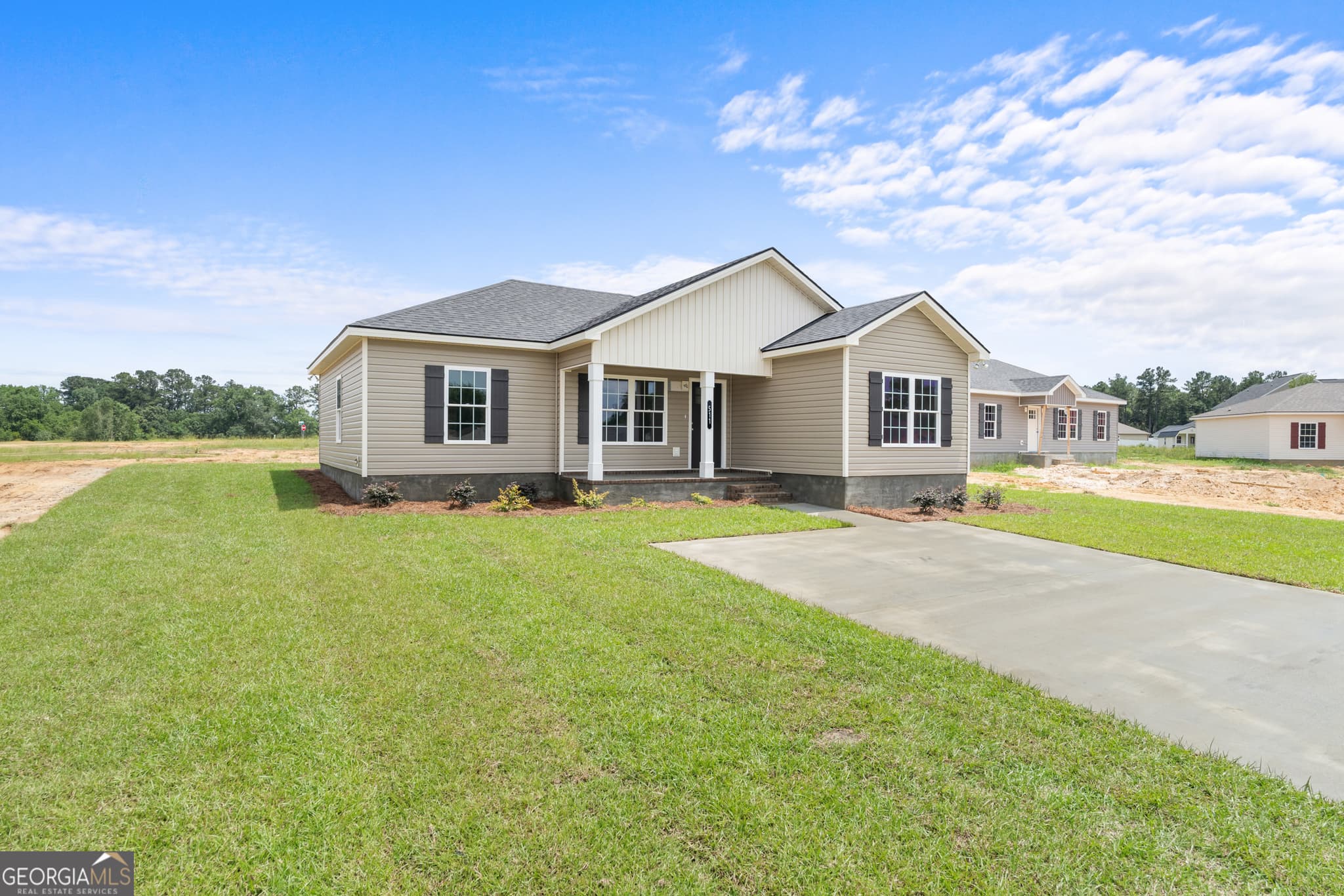 3 bedroom, 2 bathroom, 1,264 sq ft single family residence under contract at 511 Nickies Way, Statesboro, GA 30461 — photo 2