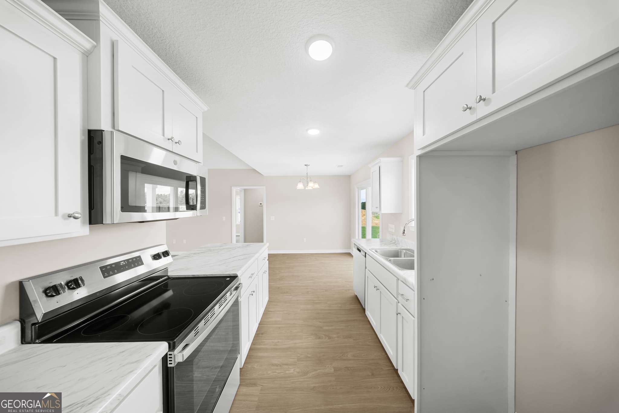 3 bedroom, 2 bathroom, 1,264 sq ft single family residence under contract at 511 Nickies Way, Statesboro, GA 30461 — photo 5