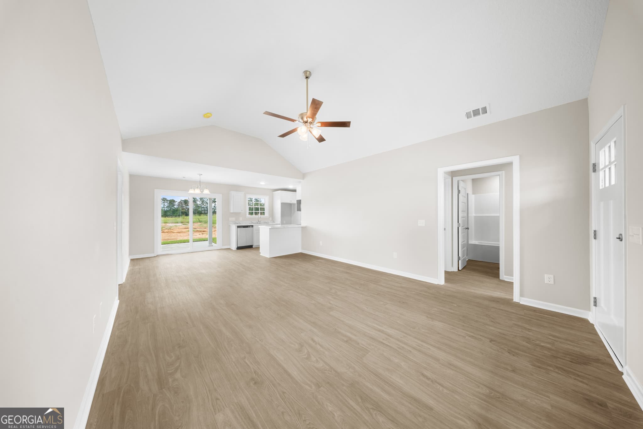 3 bedroom, 2 bathroom, 1,264 sq ft single family residence under contract at 511 Nickies Way, Statesboro, GA 30461 — photo 8