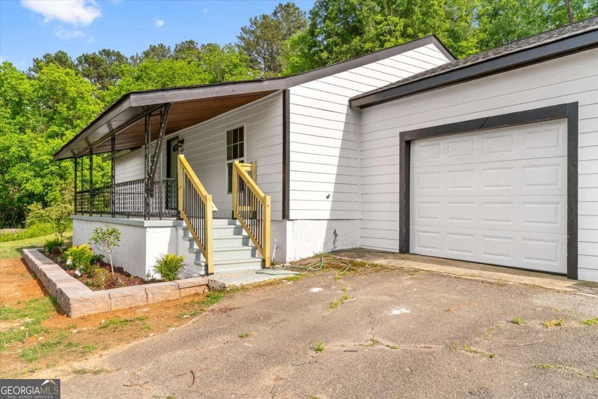 4 bedroom, 4 bathroom, 2,018 sq ft single family residence sold at 6369 Highway 140, Adairsville, GA 30103