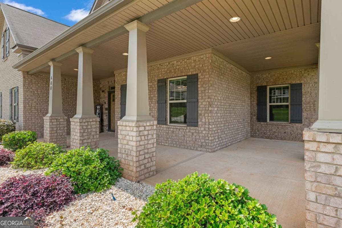 5 bedroom, 4 bathroom, 3,593 sq ft single family residence for sale at 400 Guildhouse Drive, Mcdonough, GA 30252 — photo 4